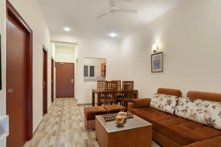Наинитал: Sarthak INN
