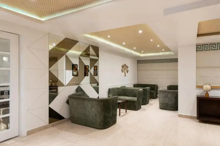 Наинитал: Sarthak INN