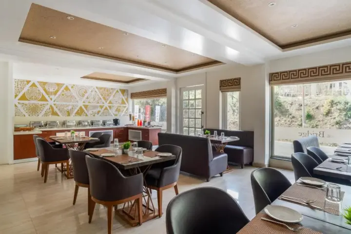 Наинитал: Sarthak INN