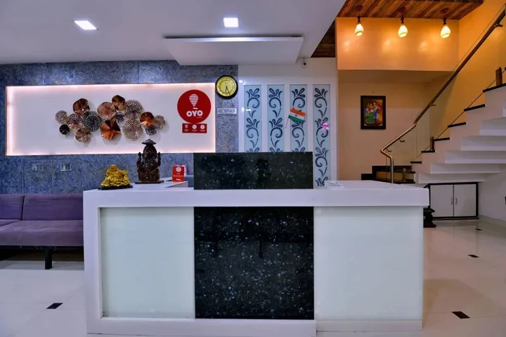 Райпур: Shri Gita Hotel