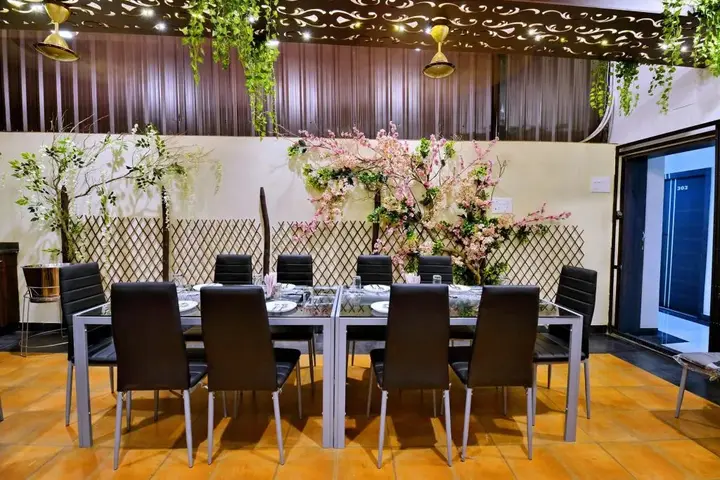 Райпур: Shri Gita Hotel