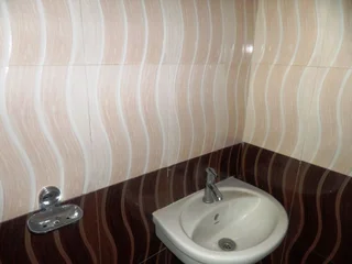 Тхане: Riya Raj Hotel