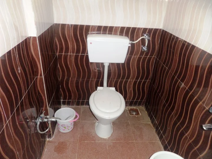 Тхане: Riya Raj Hotel