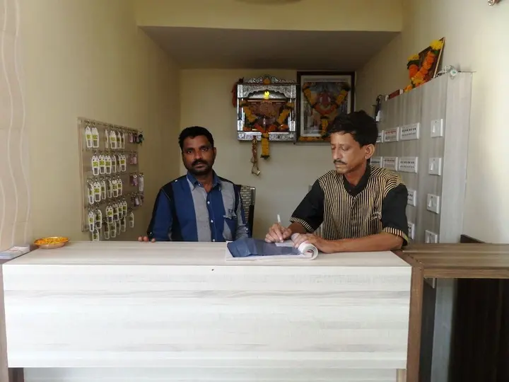 Тхане: Riya Raj Hotel