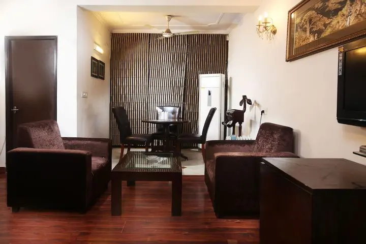 Нью-Дели: OYO 358 Hotel Golden Leaf
