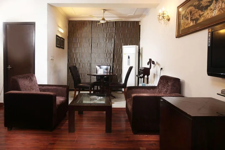 Нью-Дели: OYO 358 Hotel Golden Leaf