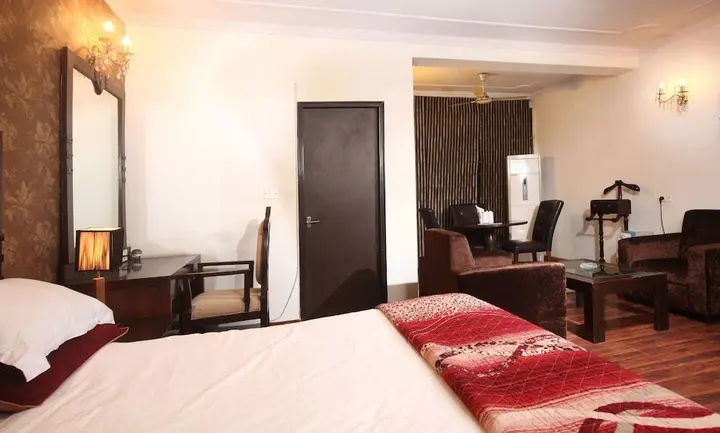 Нью-Дели: OYO 358 Hotel Golden Leaf