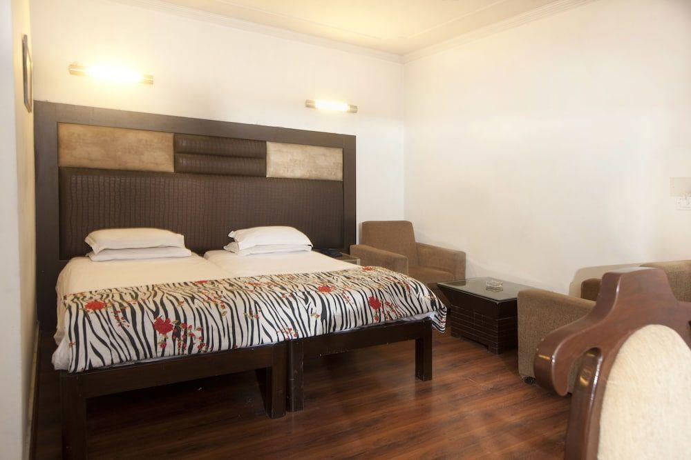 Нью-Дели: OYO 358 Hotel Golden Leaf