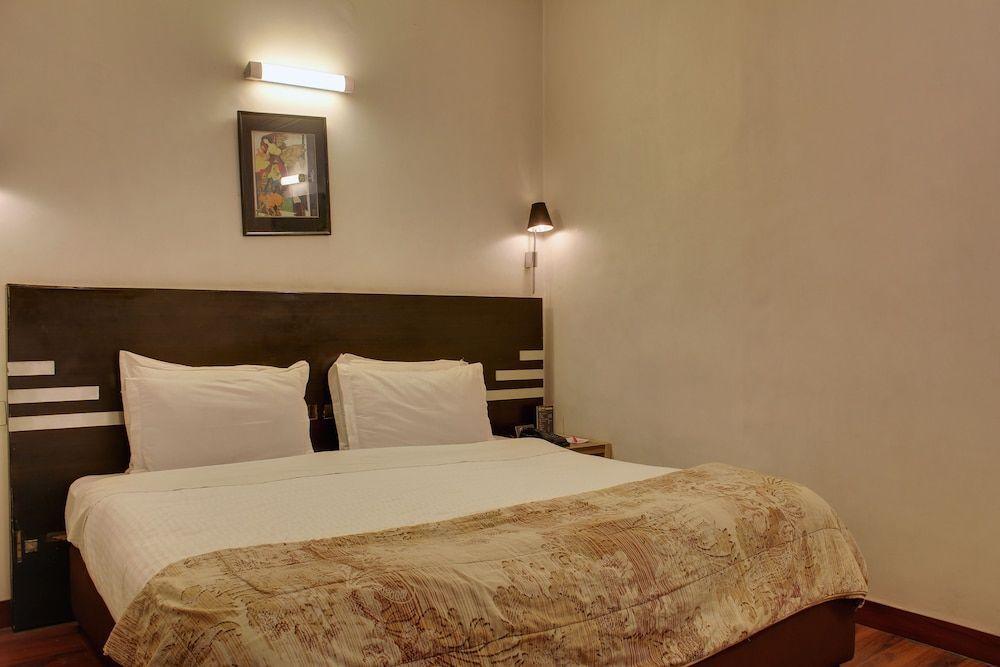 Нью-Дели: OYO 358 Hotel Golden Leaf