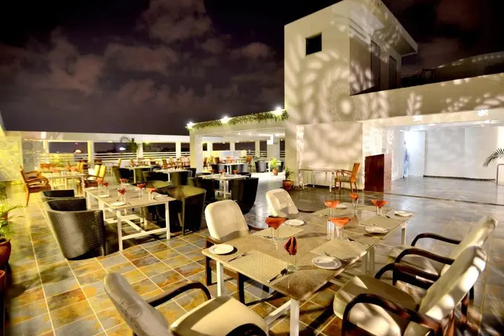 Вадодара: Shagun Hotel
