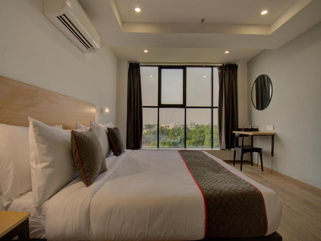 Вадодара: Shagun Hotel