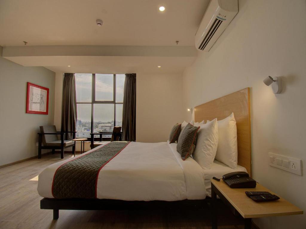Вадодара: Shagun Hotel