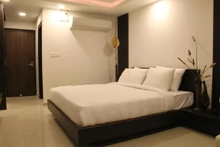 Вадодара: Shagun Hotel