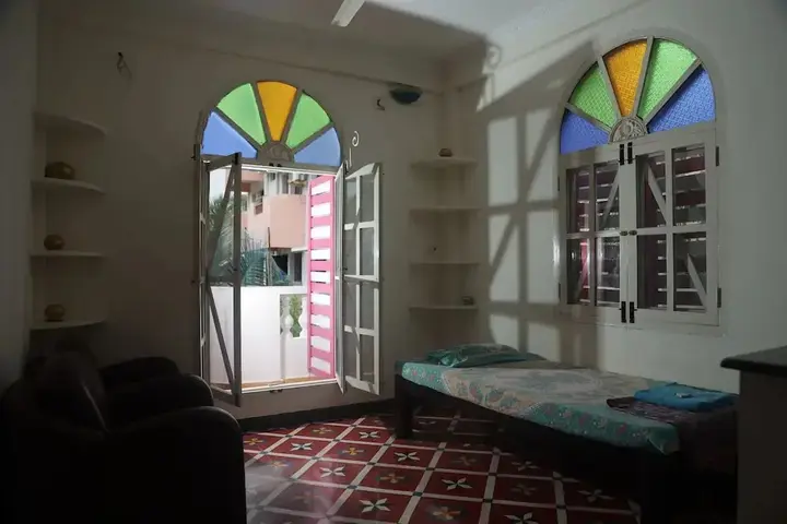 Пудучерри: Holi-Wood Guesthouse