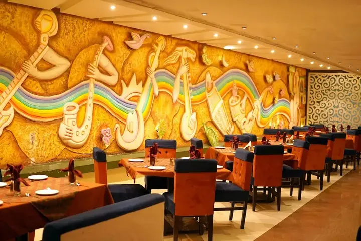 Райпур: Hotel Venkatesh International