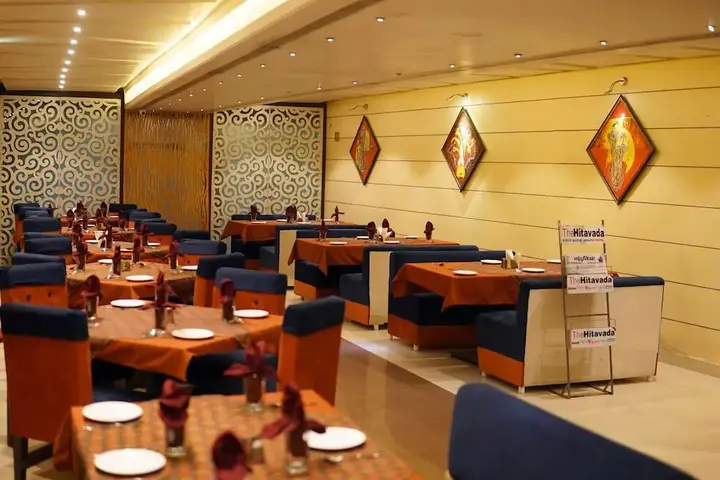 Райпур: Hotel Venkatesh International