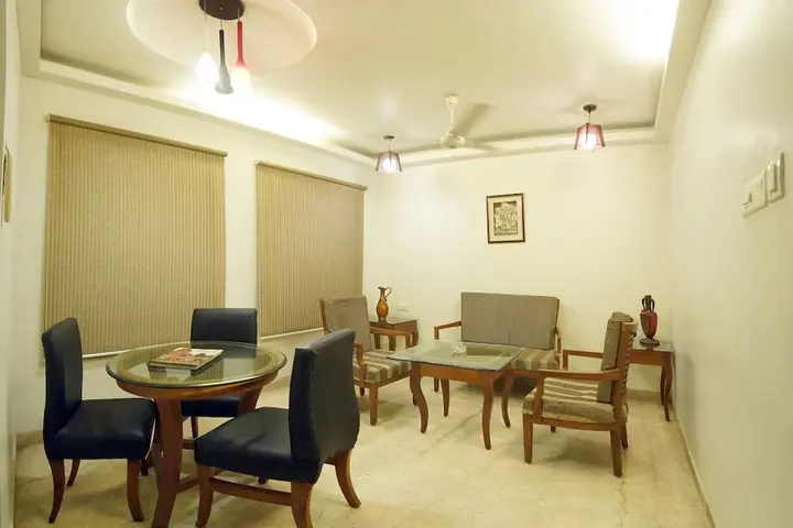 Райпур: Hotel Venkatesh International