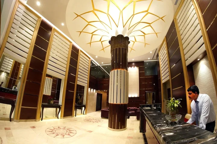 Райпур: Hotel Venkatesh International