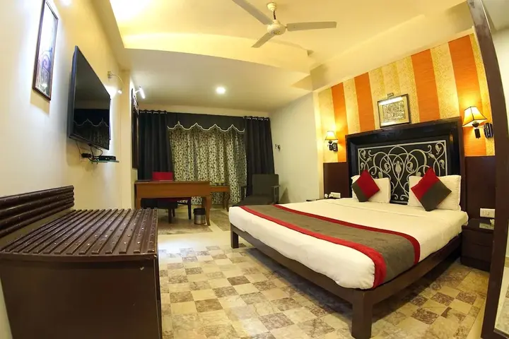 Райпур: Hotel Venkatesh International