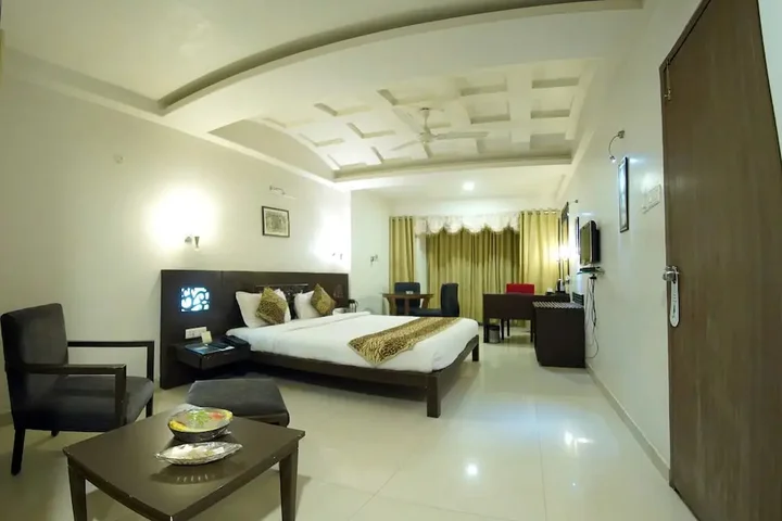 Райпур: Hotel Venkatesh International