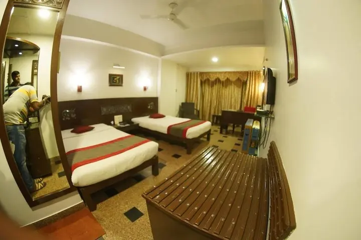 Райпур: Hotel Venkatesh International