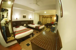 Райпур: Hotel Venkatesh International
