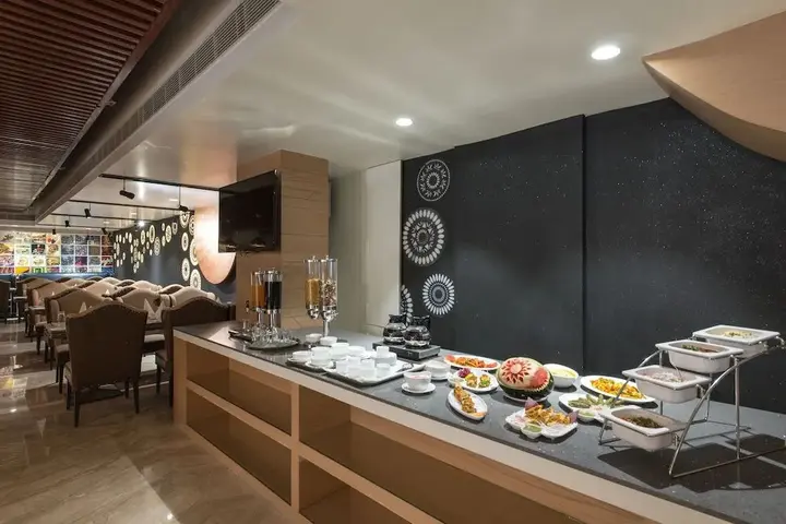 Бхопал: Hotel Atishay