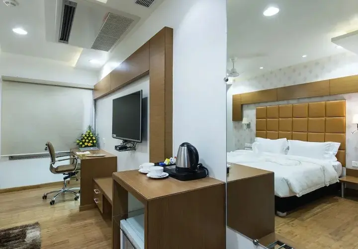 Бхопал: Hotel Atishay
