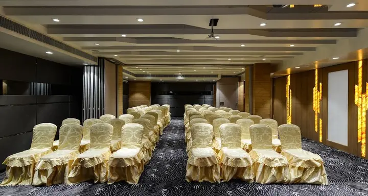Бхопал: Hotel Atishay