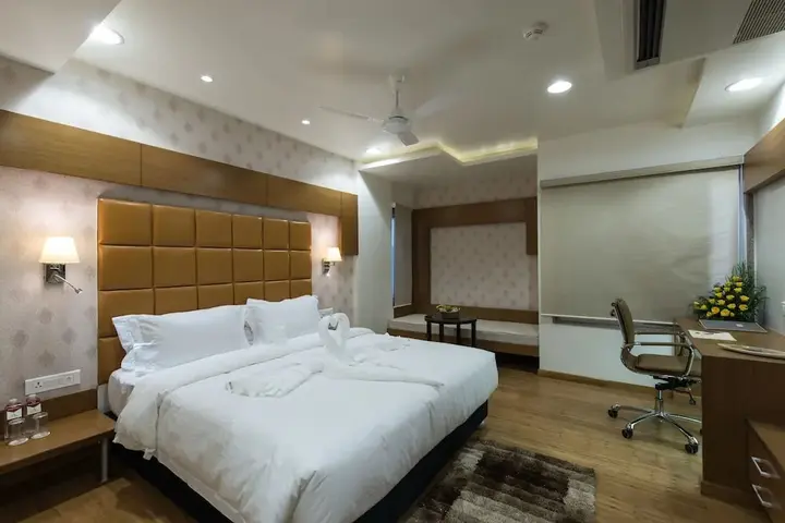 Бхопал: Hotel Atishay