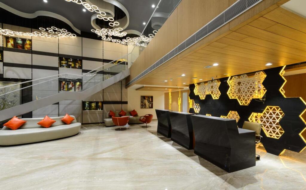 Бхопал: Hotel Atishay