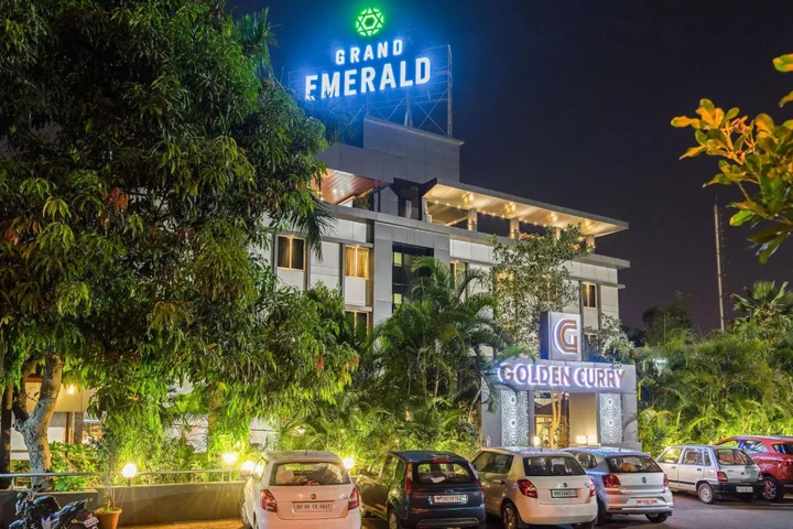 Пимпри-Чинчвад: Treebo Premium Grand Emerald
