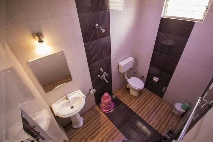 Пачмарай: Hotel Natraj