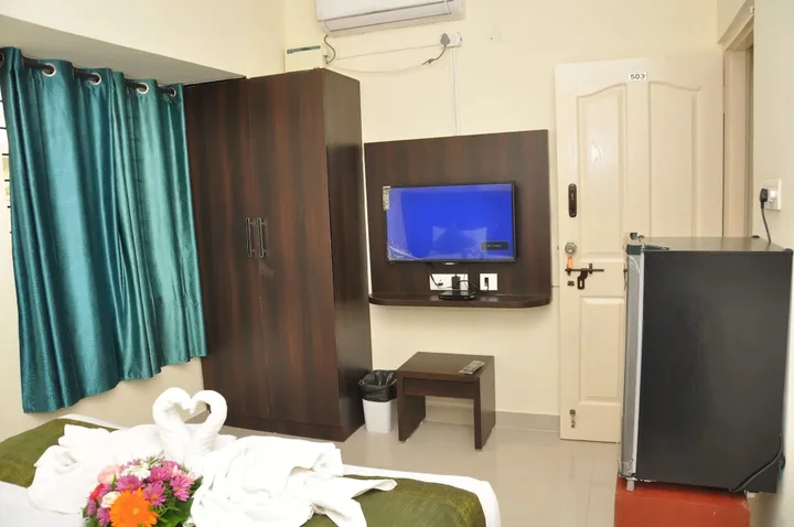 Бангалор: Ample Premium Suites