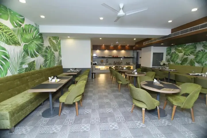 Нью-Дели: Hotel Palm Greens