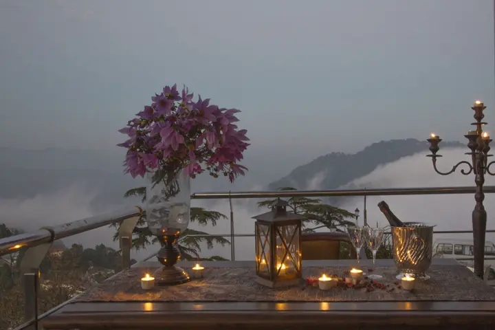 Массури: Renest Dunsvirk Court Mussoorie