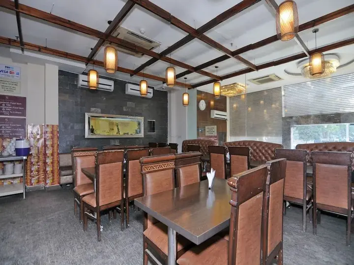 Нью-Дели: Oyo 5270 Sam Hotel