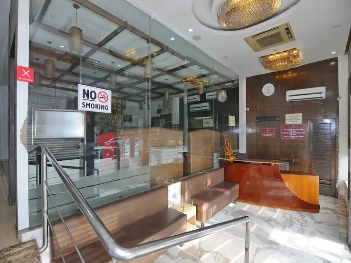 Нью-Дели: Oyo 5270 Sam Hotel