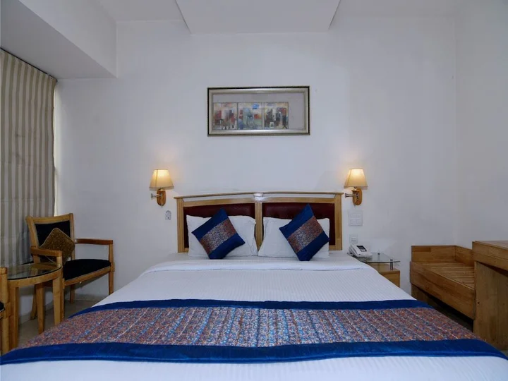Нью-Дели: Oyo 5270 Sam Hotel