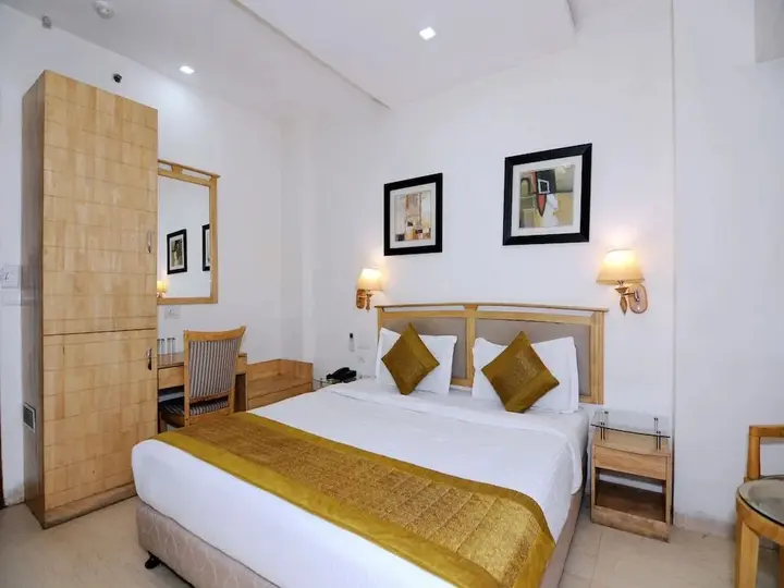 Нью-Дели: Oyo 5270 Sam Hotel