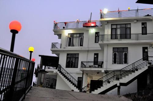 Казаули: Hotel Whitemushroom Kasauli
