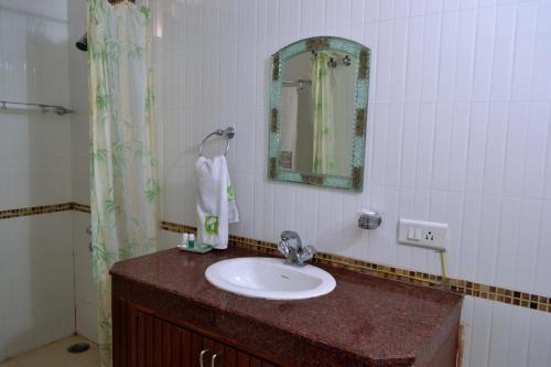Казаули: Hotel Whitemushroom Kasauli
