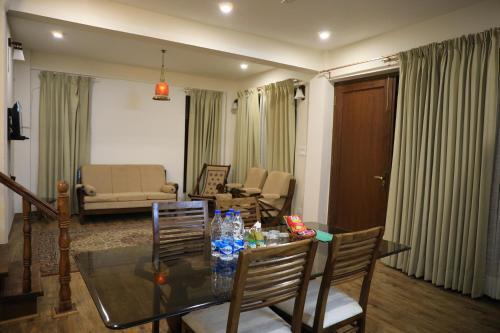 Казаули: Hotel Whitemushroom Kasauli