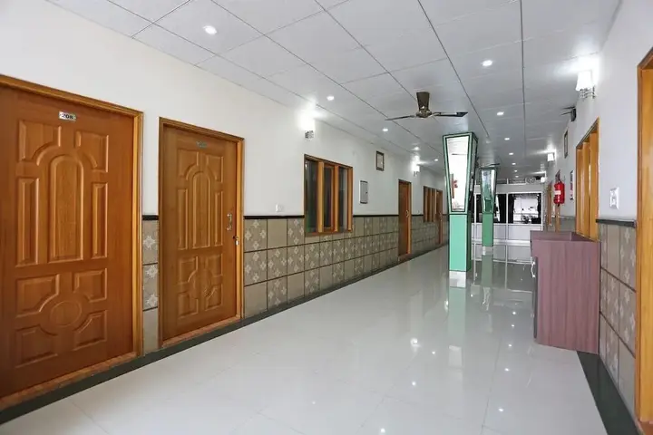 Дехрадун: Benison Guest House By OYO Rooms