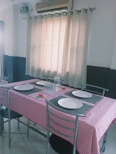 Дехрадун: Benison Guest House By OYO Rooms