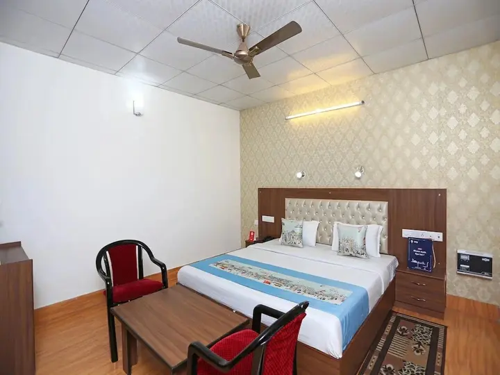 Дехрадун: Benison Guest House By OYO Rooms
