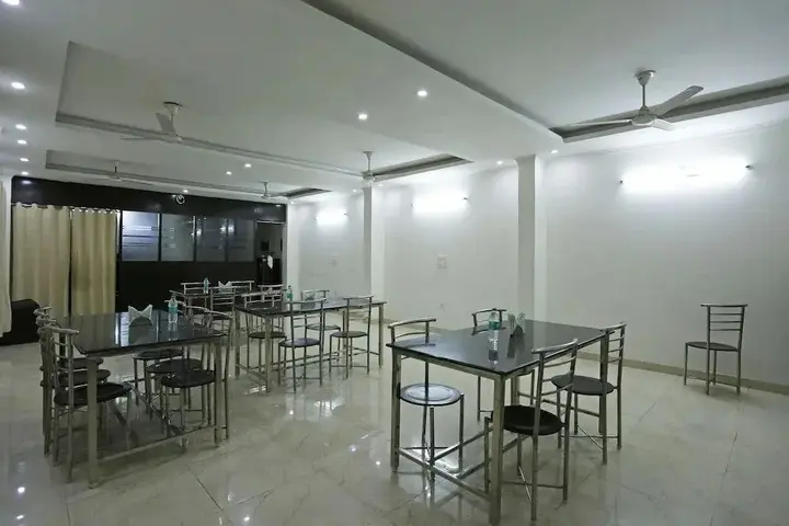 Дехрадун: Benison Guest House By OYO Rooms