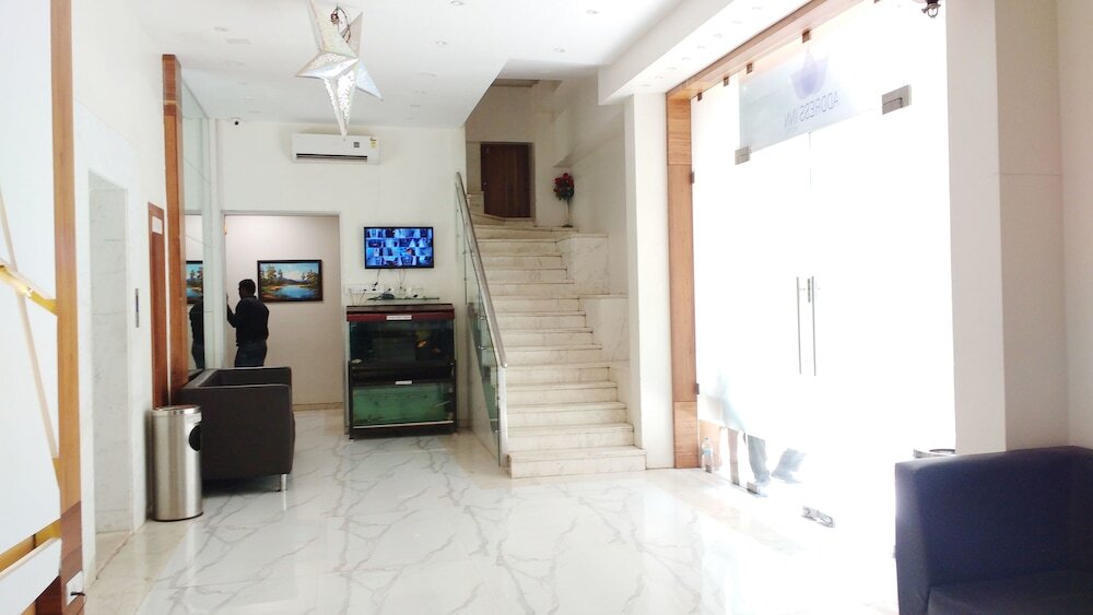 Мумбаи: FabHotel Address Inn