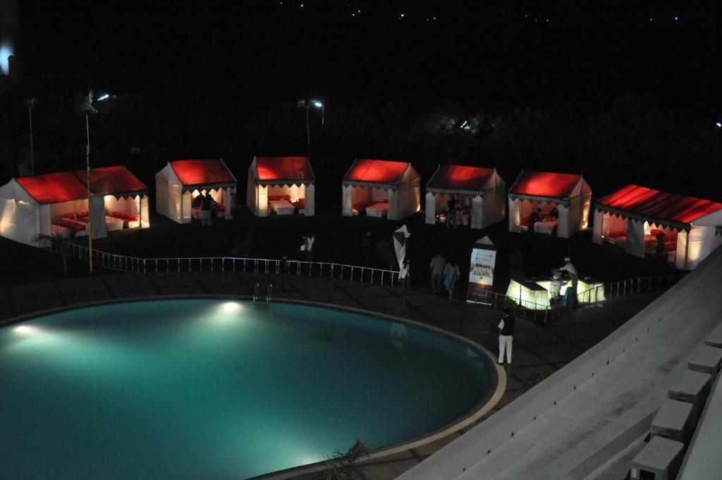 Раджкот: Seasons Hotel Rajkot