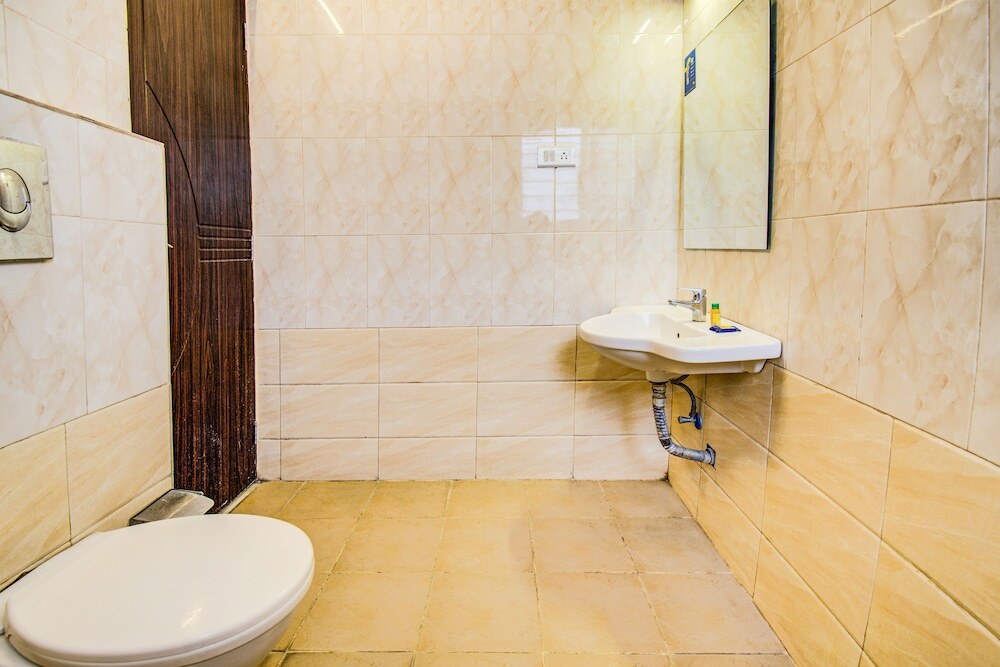 Бангалор: FabHotel 29th Church's Inn
